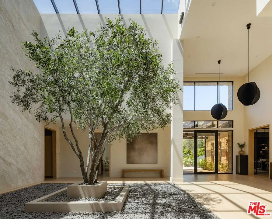 25079 Jim Bridger Road Hidden Hills, CA 91302