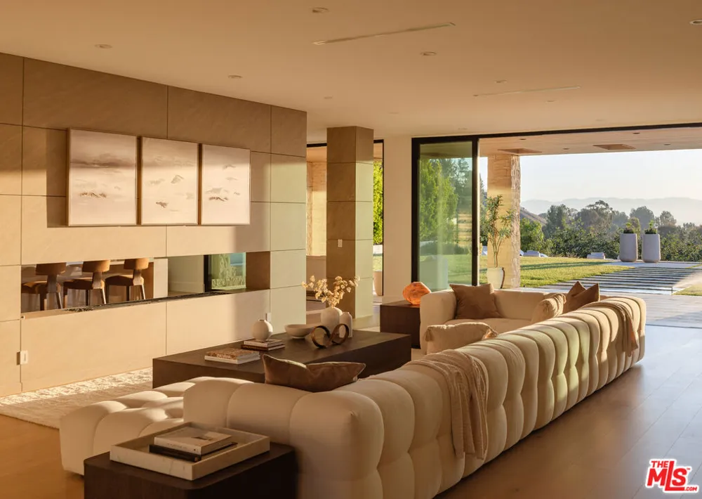 25079 Jim Bridger Road Hidden Hills, CA 91302