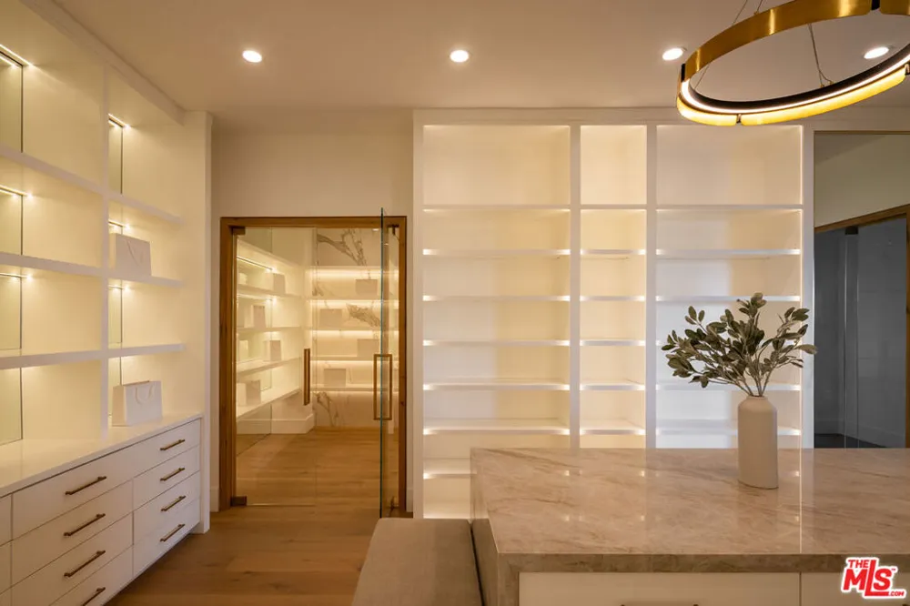 25079 Jim Bridger Road Hidden Hills, CA 91302