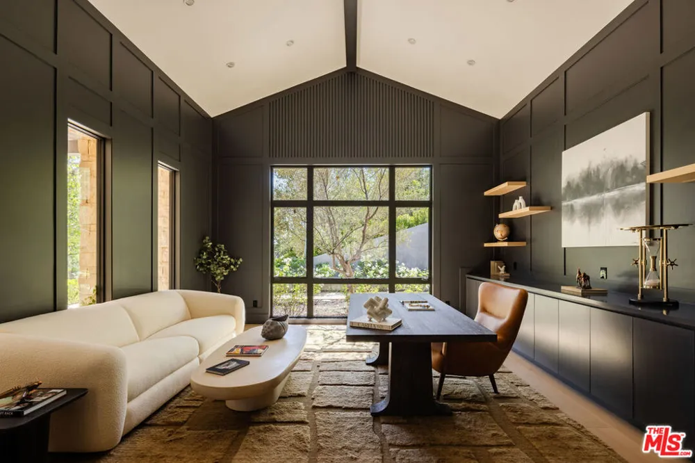 25079 Jim Bridger Road Hidden Hills, CA 91302