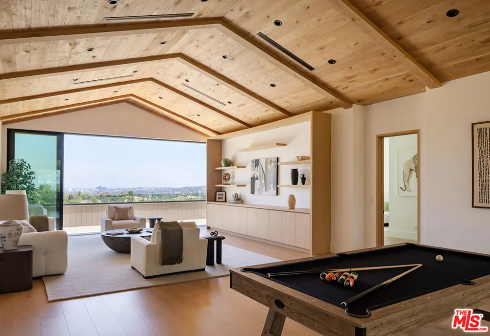 25079 Jim Bridger Road Hidden Hills, CA 91302