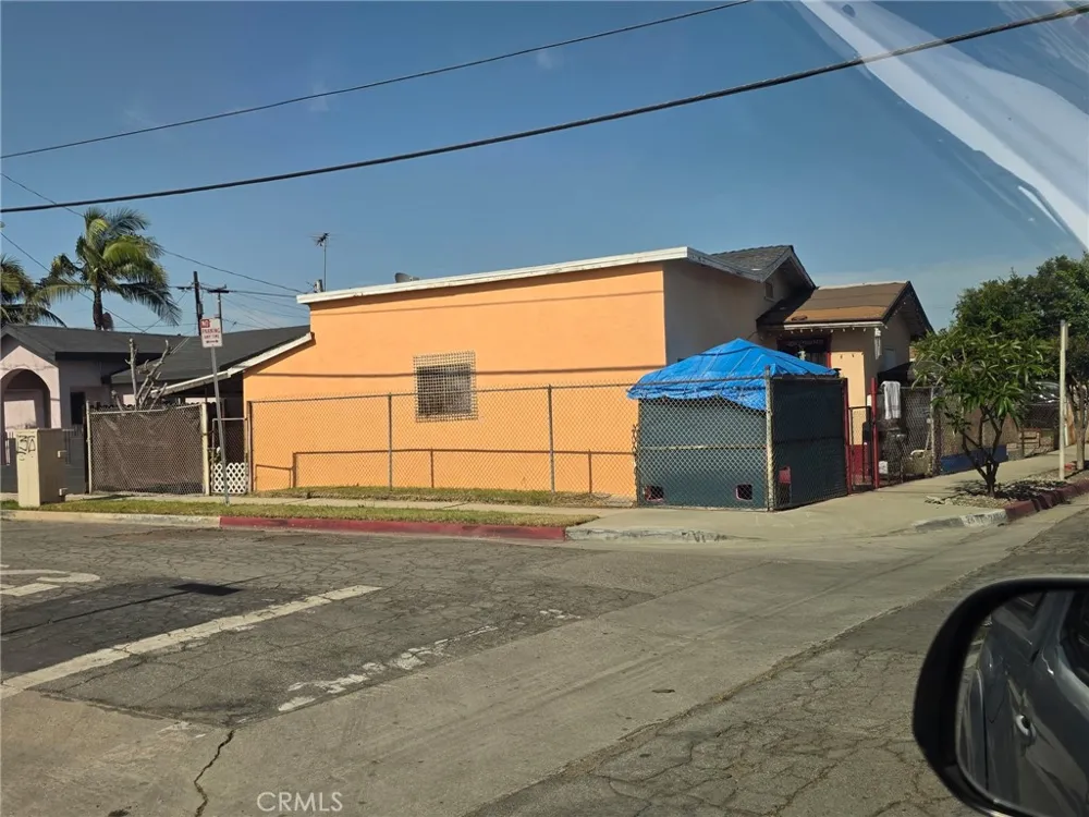 2401 E Hatchway Street Compton, CA 90222