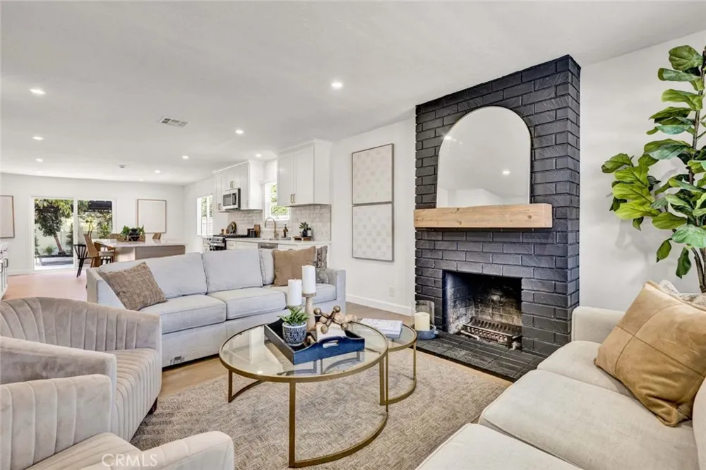 1800 E Mayfair Orange, CA 92867