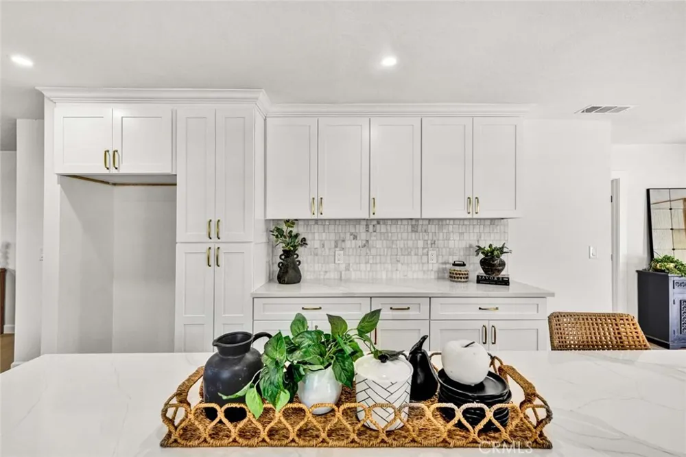 1800 E Mayfair Orange, CA 92867