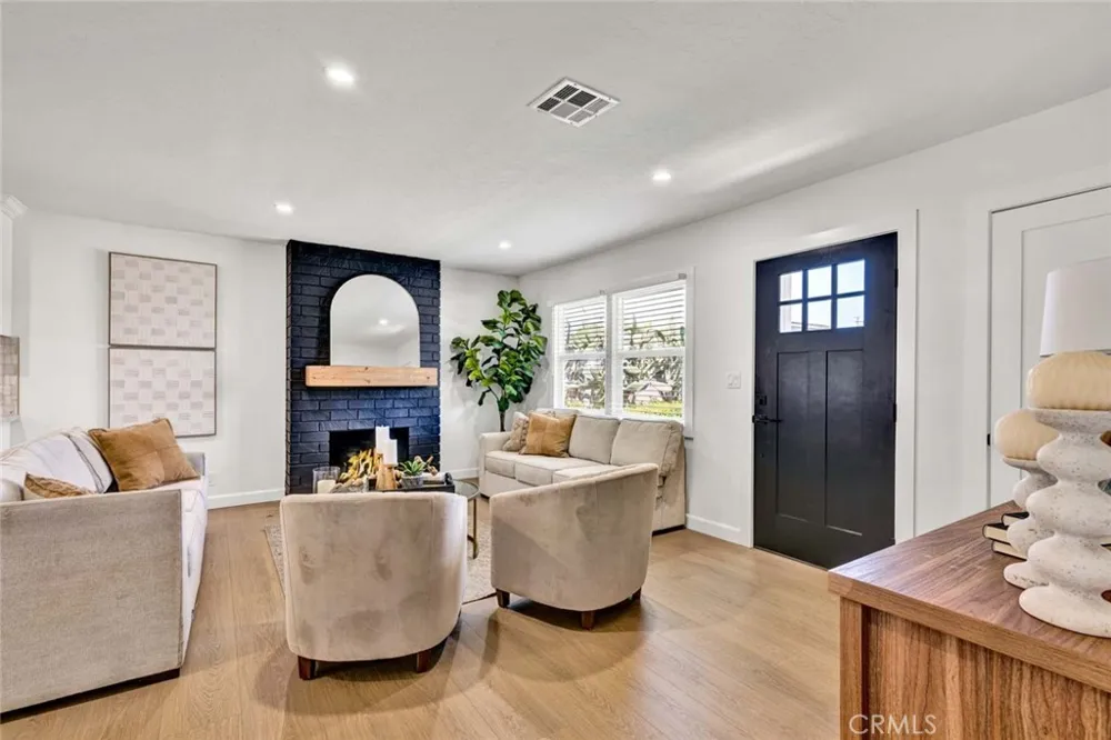 1800 E Mayfair Orange, CA 92867