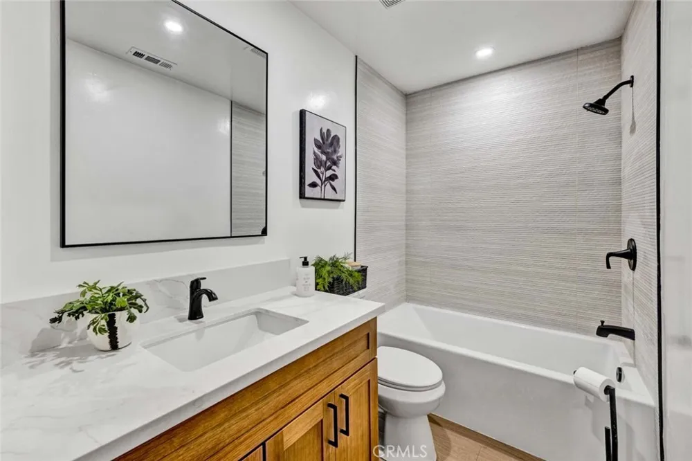 1800 E Mayfair Orange, CA 92867