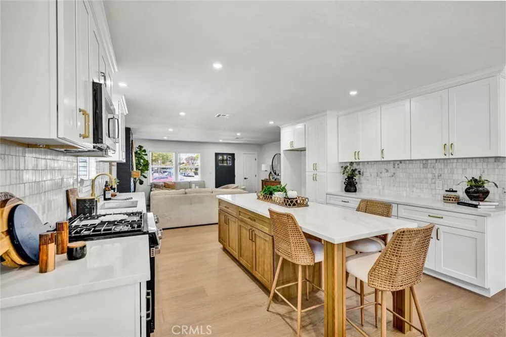 1800 E Mayfair Orange, CA 92867