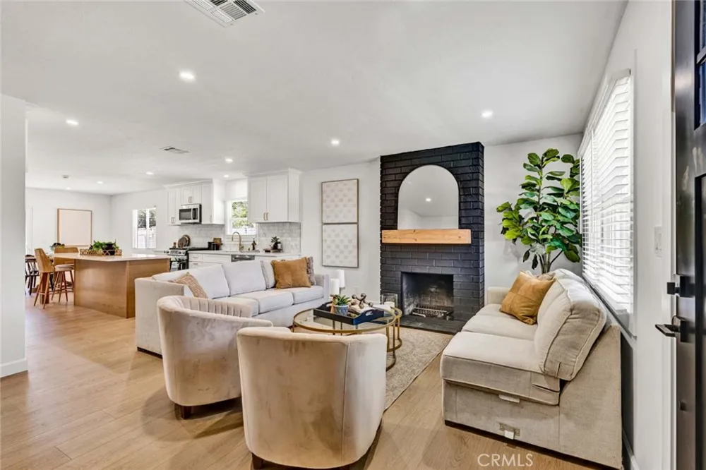 1800 E Mayfair Orange, CA 92867