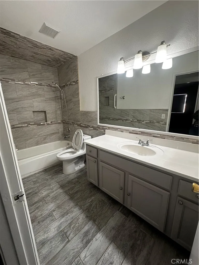 43770 Santa Rosa Circle Lancaster, CA 93535