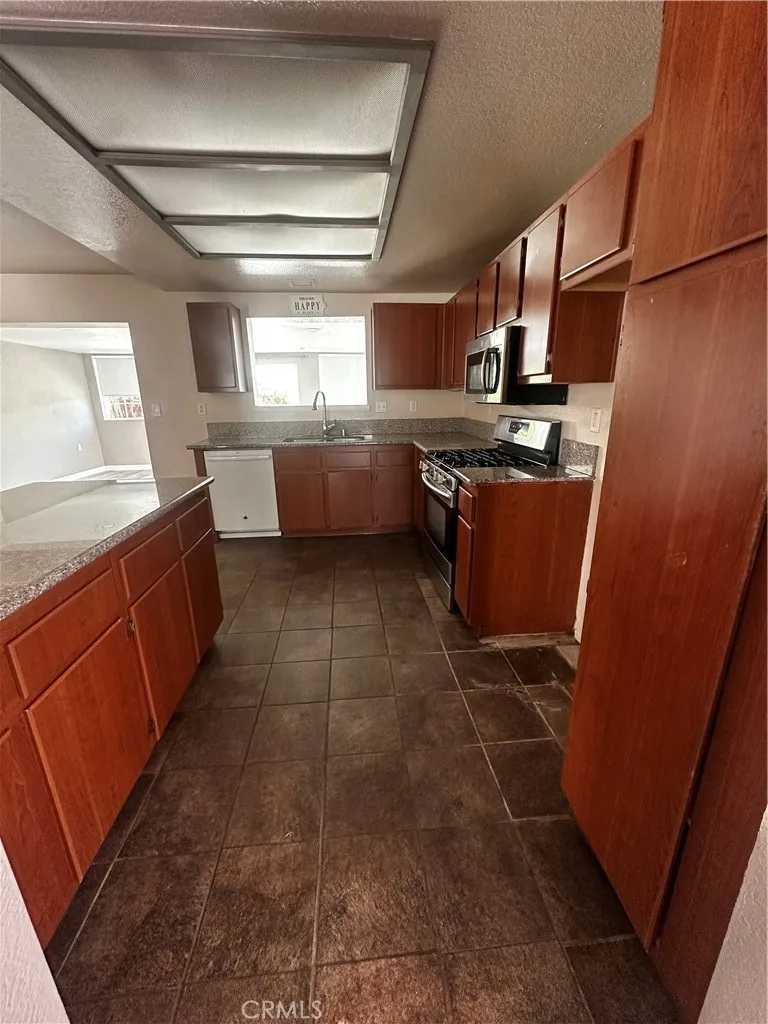 43770 Santa Rosa Circle Lancaster, CA 93535