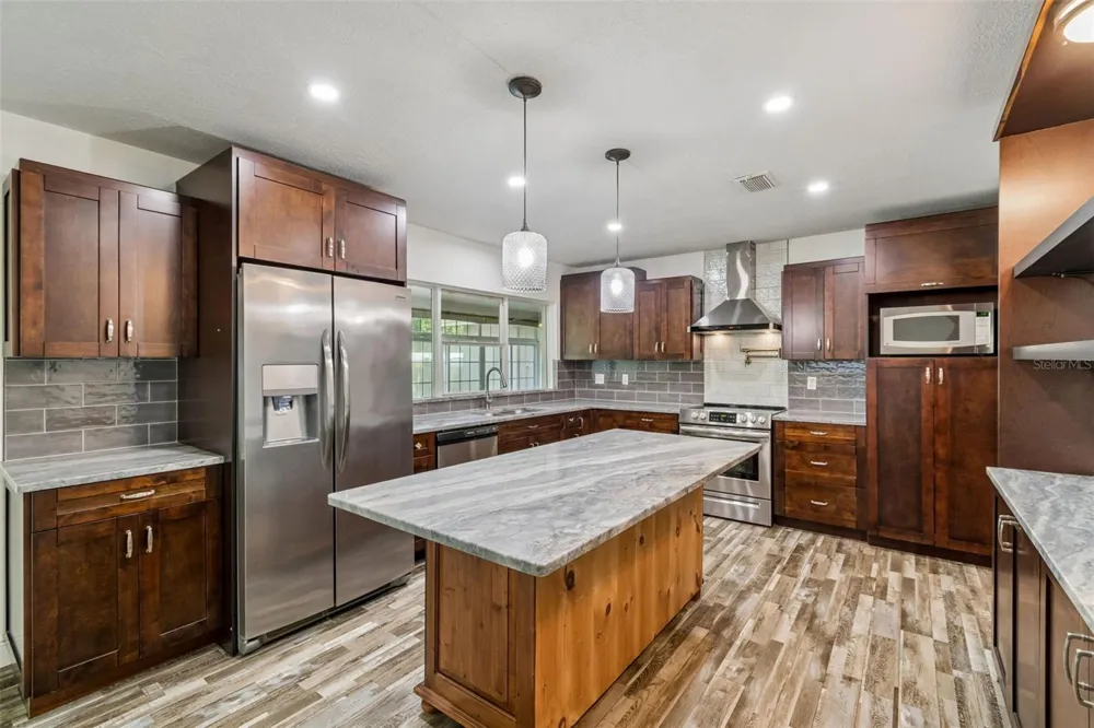 503 ROLLINGVIEW DRIVE Temple Terrace, FL 33617