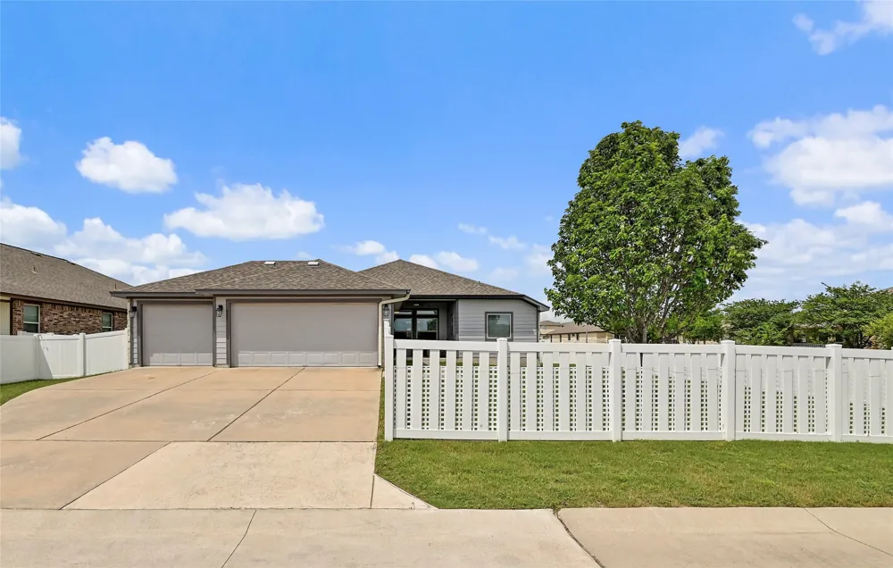 821 Bryce Canyon Pflugerville, TX 78660