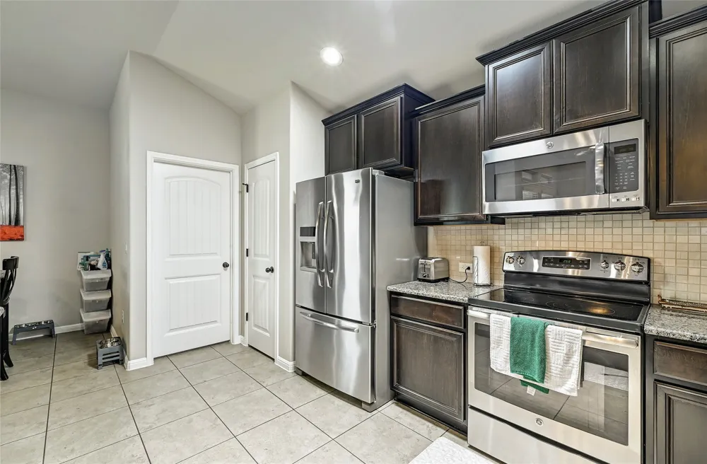 821 Bryce Canyon Pflugerville, TX 78660