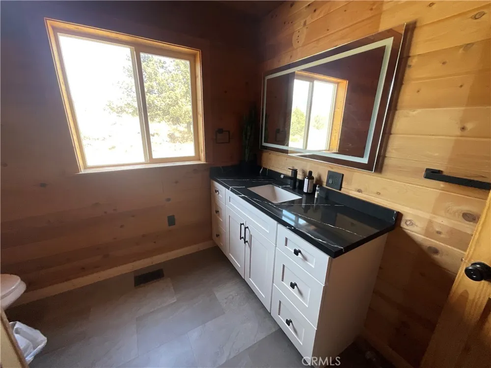 13730 Feldman Montague, CA 96064