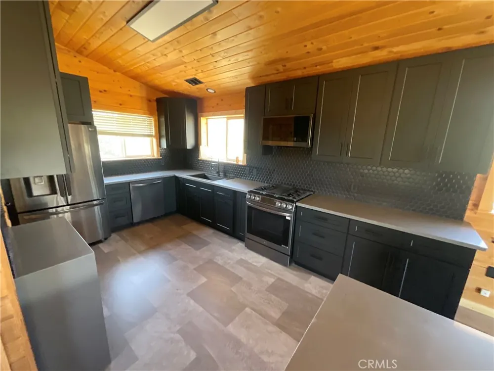 13730 Feldman Montague, CA 96064