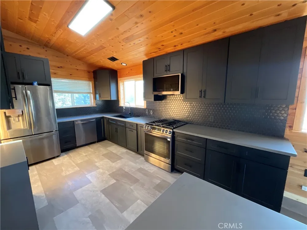 13730 Feldman Montague, CA 96064