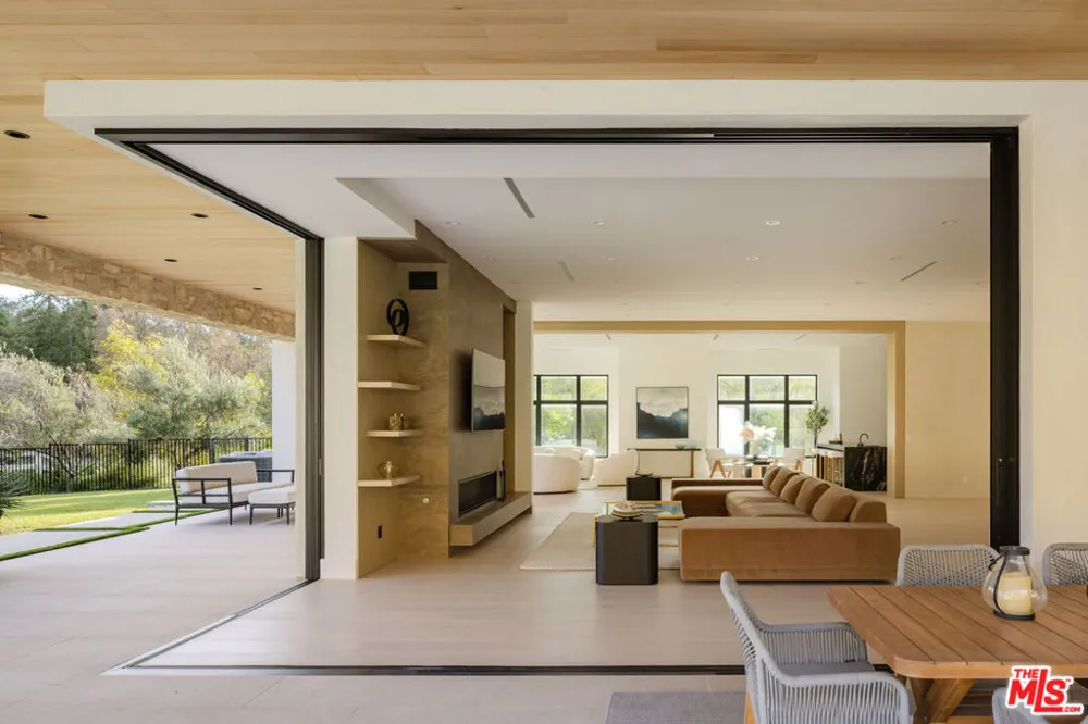 24247 Bridle Trail Road Hidden Hills, CA 91302
