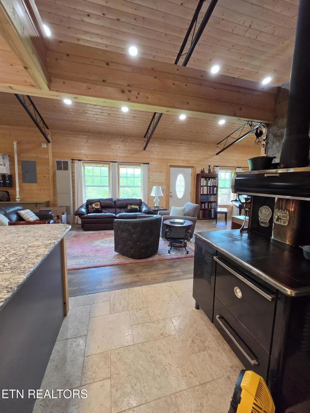 1302 Cummingsville Sparkmantown Rd Doyle, TN 38559