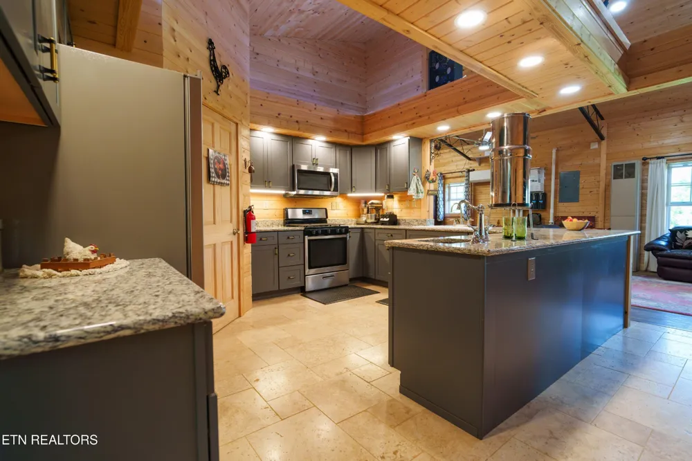1302 Cummingsville Sparkmantown Rd Doyle, TN 38559