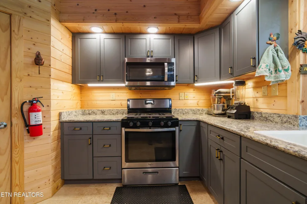 1302 Cummingsville Sparkmantown Rd Doyle, TN 38559