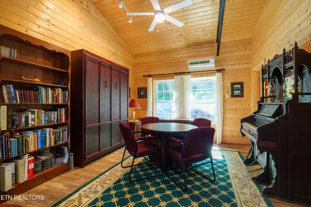 1302 Cummingsville Sparkmantown Rd Doyle, TN 38559