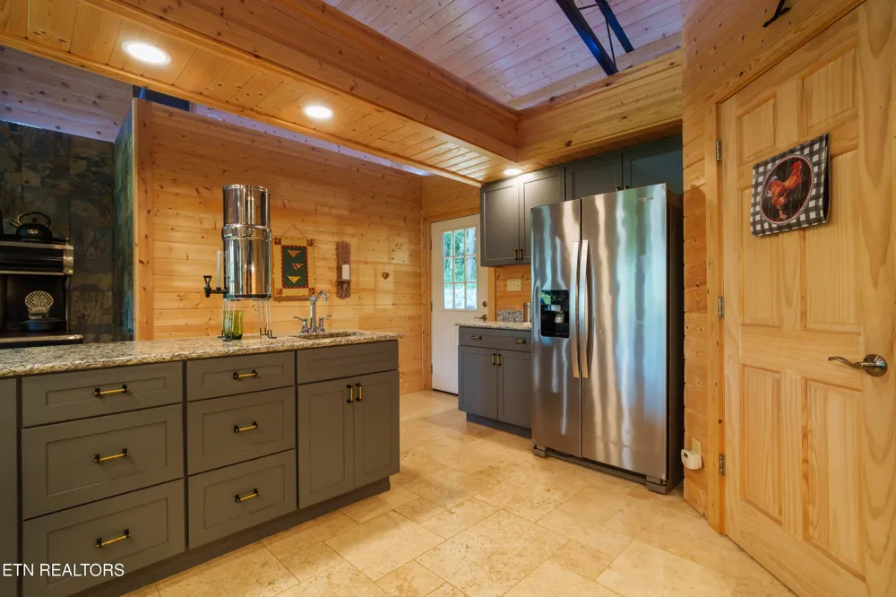 1302 Cummingsville Sparkmantown Rd Doyle, TN 38559