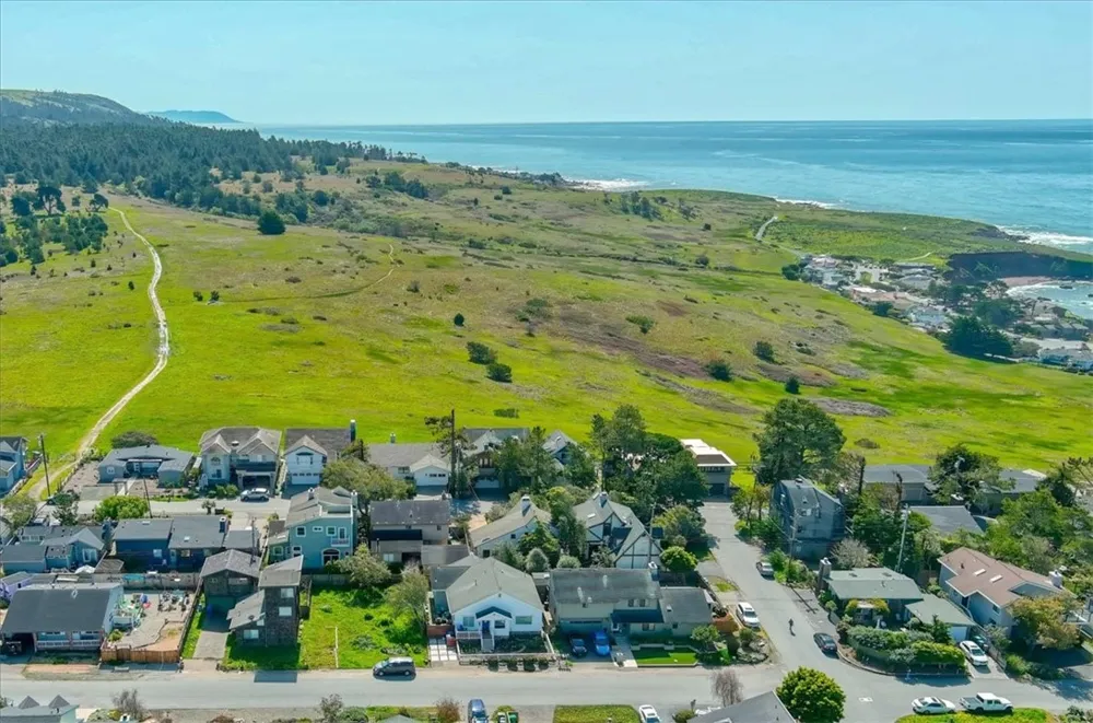 550 Worcester Drive Cambria, CA 93428