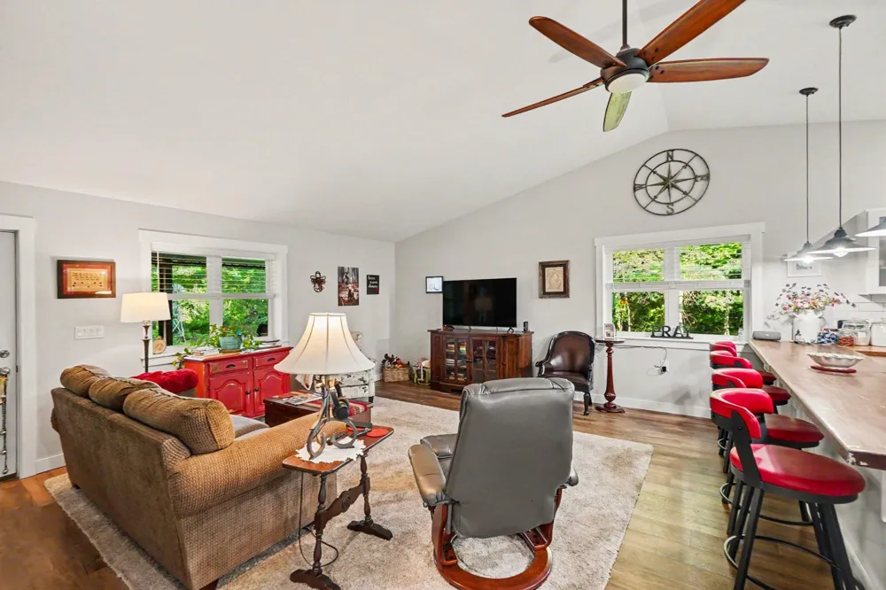 22032 Pine Valley Drive Burdell Township, MI 49688