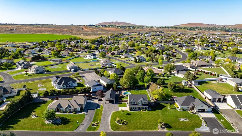 99206 E Ridgeview Drive Kennewick, WA 99338