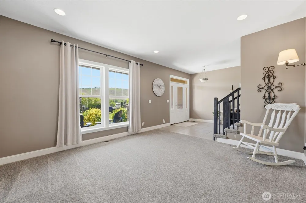 99206 E Ridgeview Drive Kennewick, WA 99338