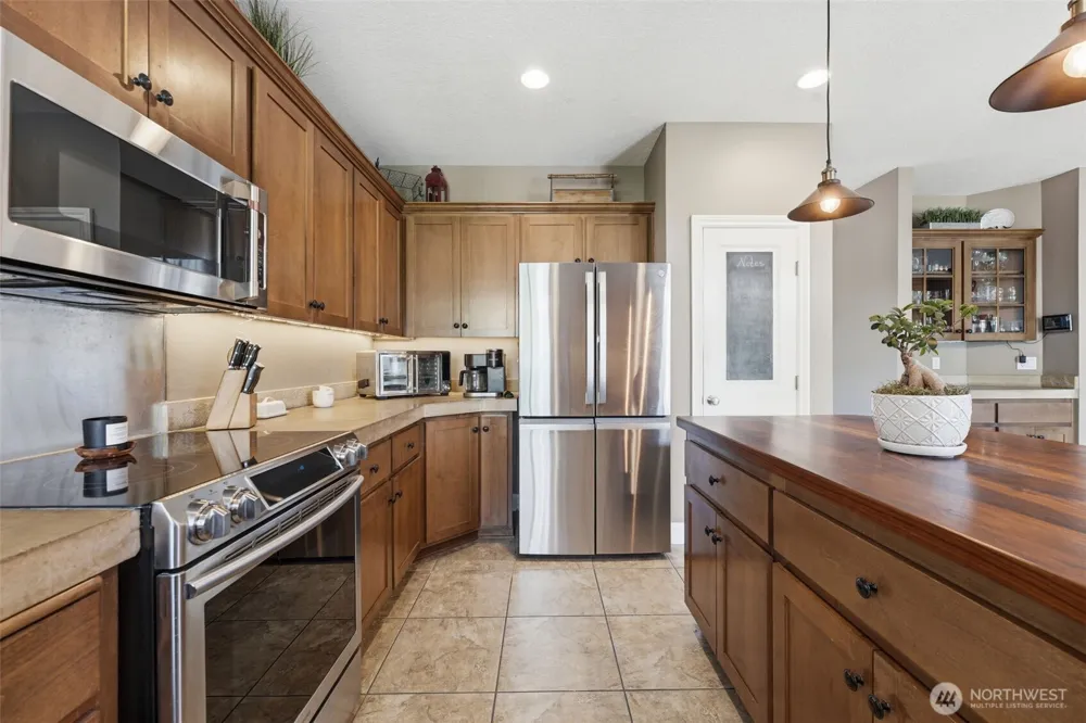99206 E Ridgeview Drive Kennewick, WA 99338