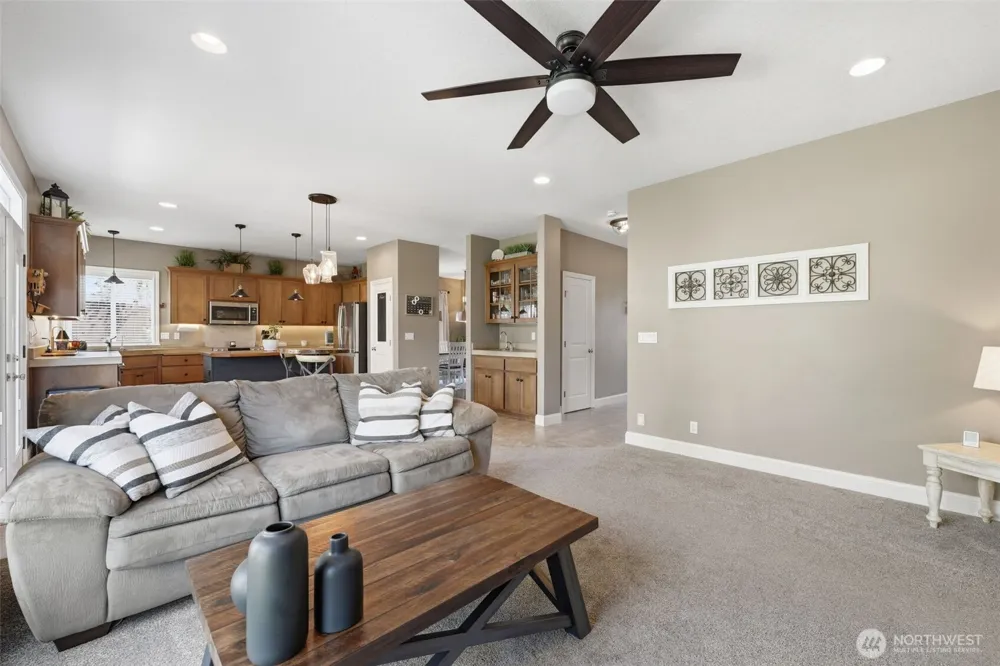 99206 E Ridgeview Drive Kennewick, WA 99338