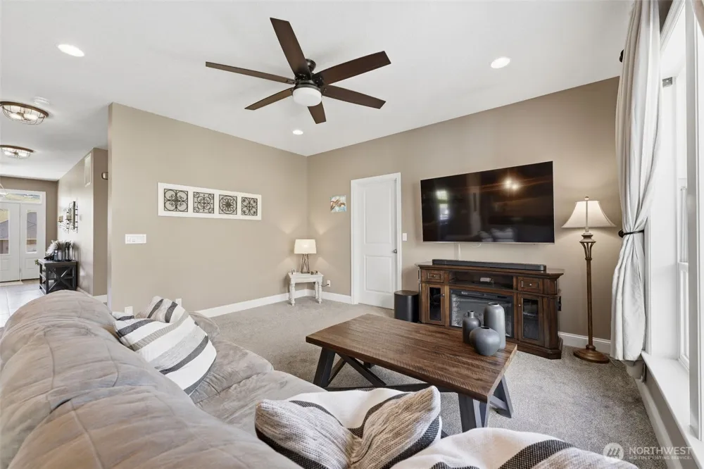 99206 E Ridgeview Drive Kennewick, WA 99338