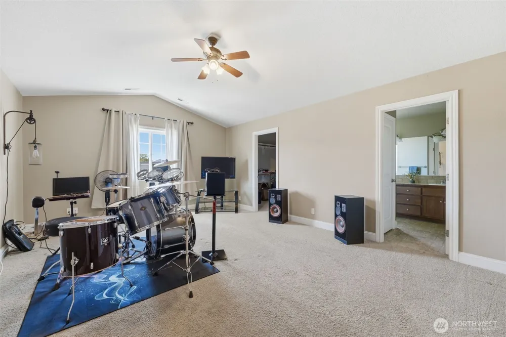 99206 E Ridgeview Drive Kennewick, WA 99338