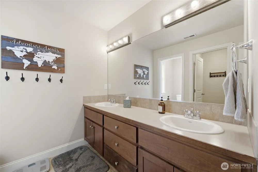 99206 E Ridgeview Drive Kennewick, WA 99338