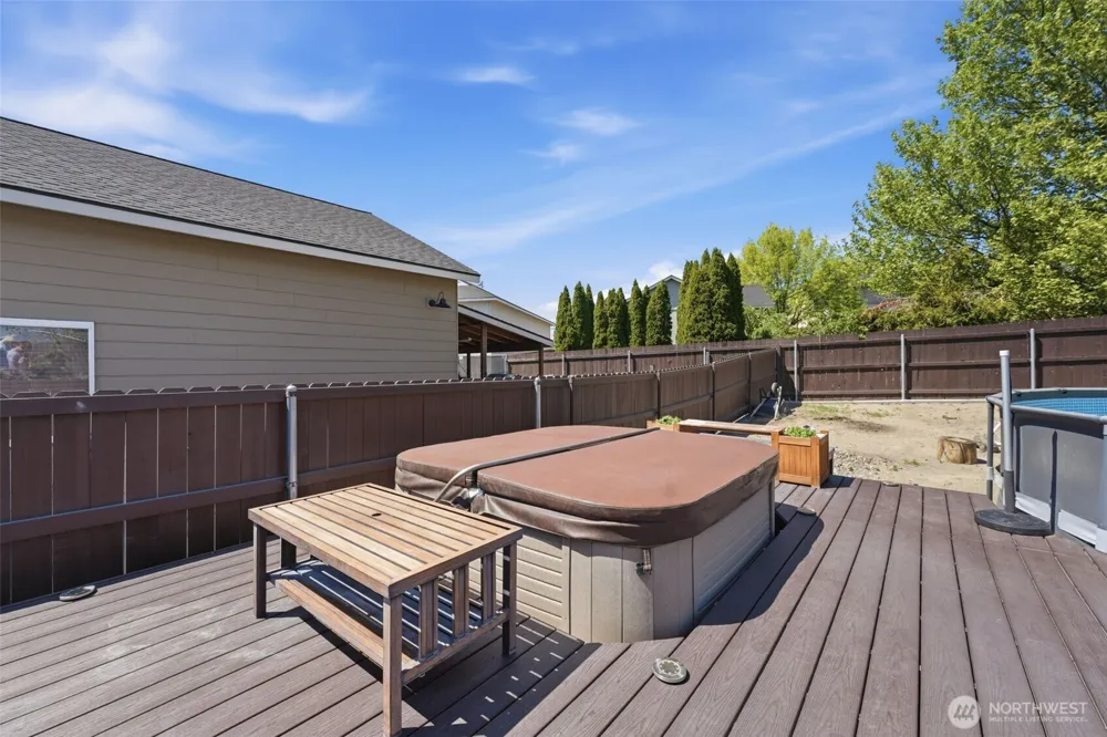 99206 E Ridgeview Drive Kennewick, WA 99338
