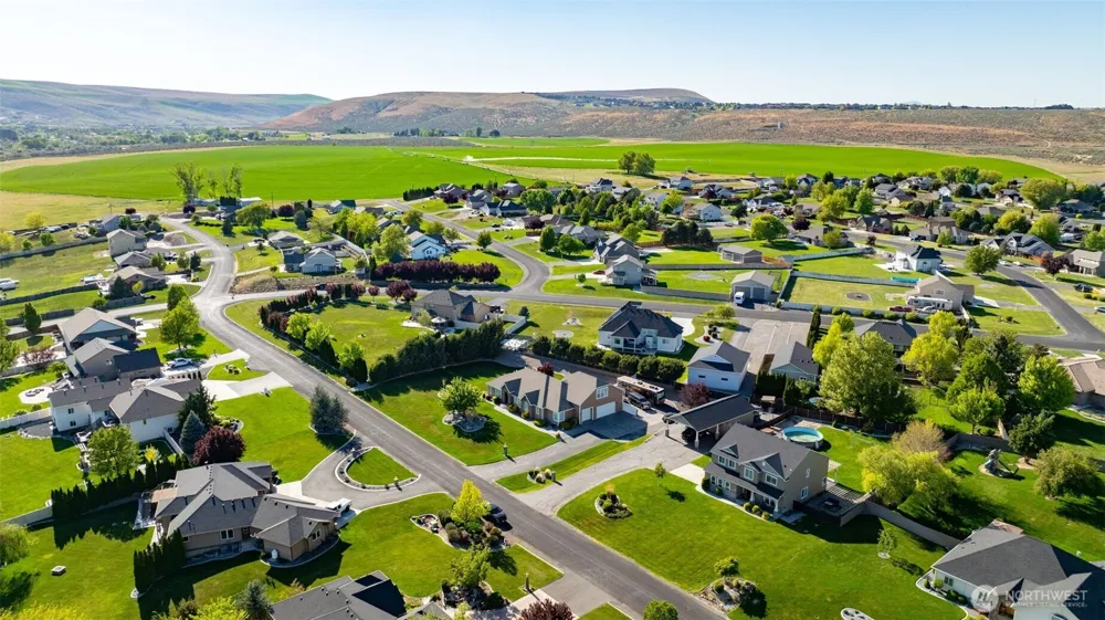99206 E Ridgeview Drive Kennewick, WA 99338