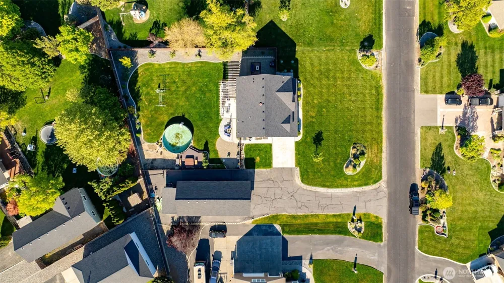 99206 E Ridgeview Drive Kennewick, WA 99338