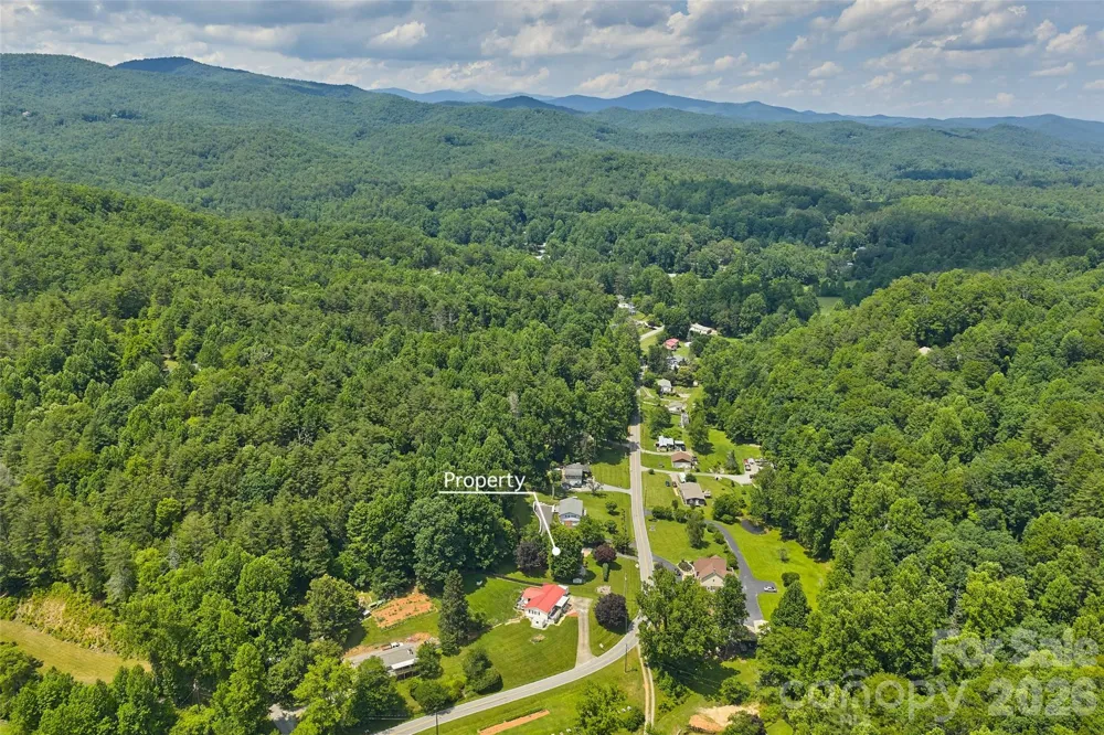 1574 Cashiers Valley Road Brevard, NC 28712