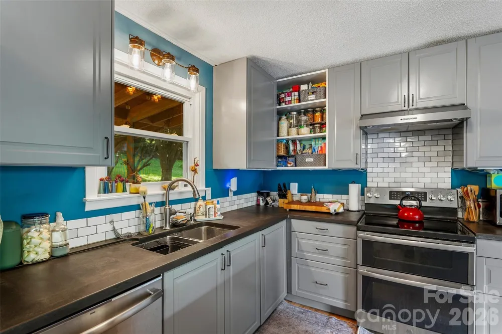 1574 Cashiers Valley Road Brevard, NC 28712