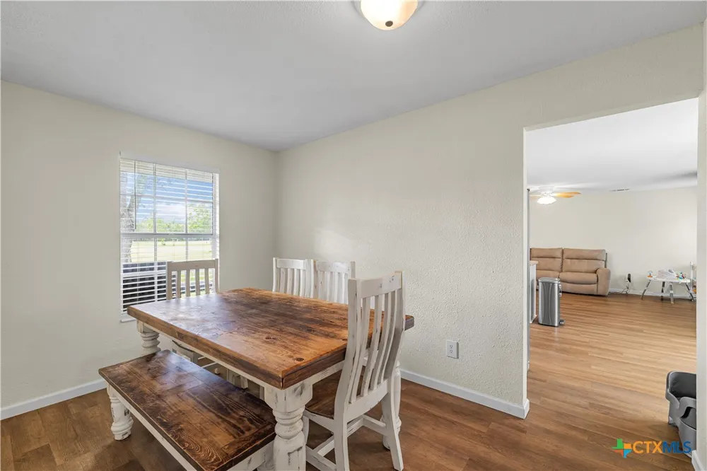 2631 Benbow Road Inez, TX 77968