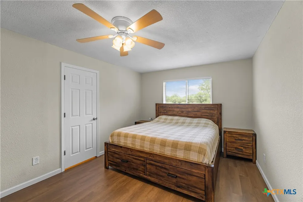 2631 Benbow Road Inez, TX 77968