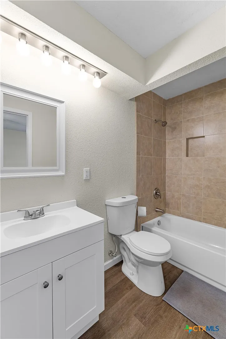 2631 Benbow Road Inez, TX 77968