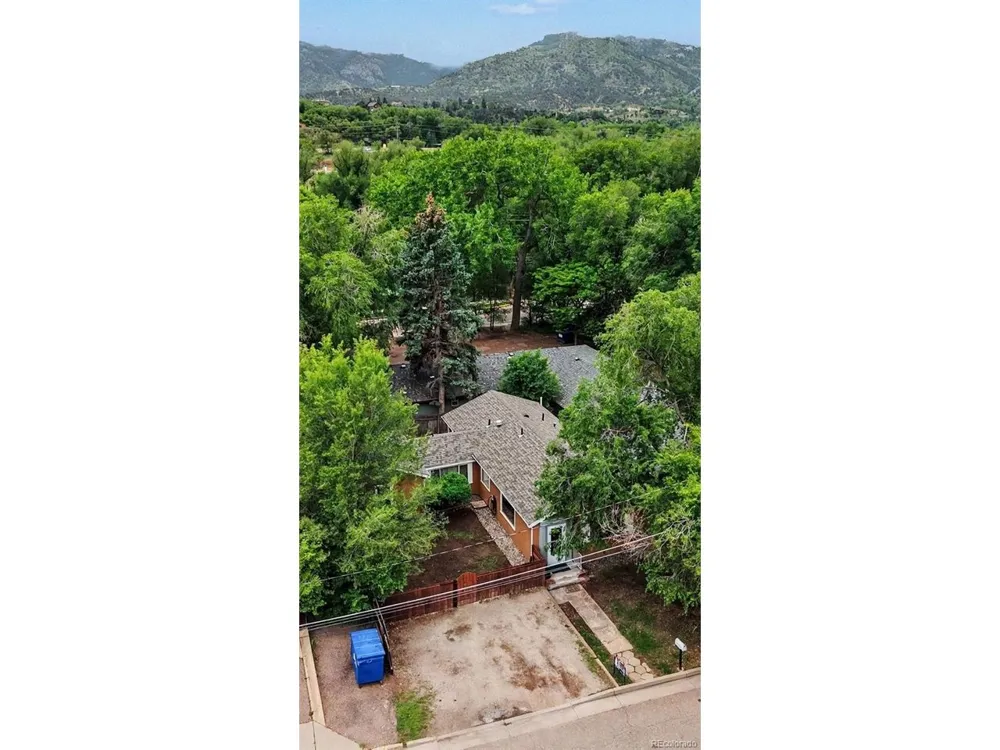 105 Via San Miguel Manitou Springs, CO 80829