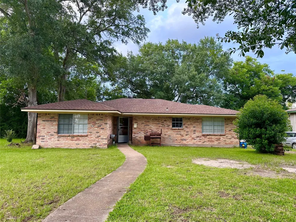 213 E Rhodes Avenue Lufkin, TX 75901