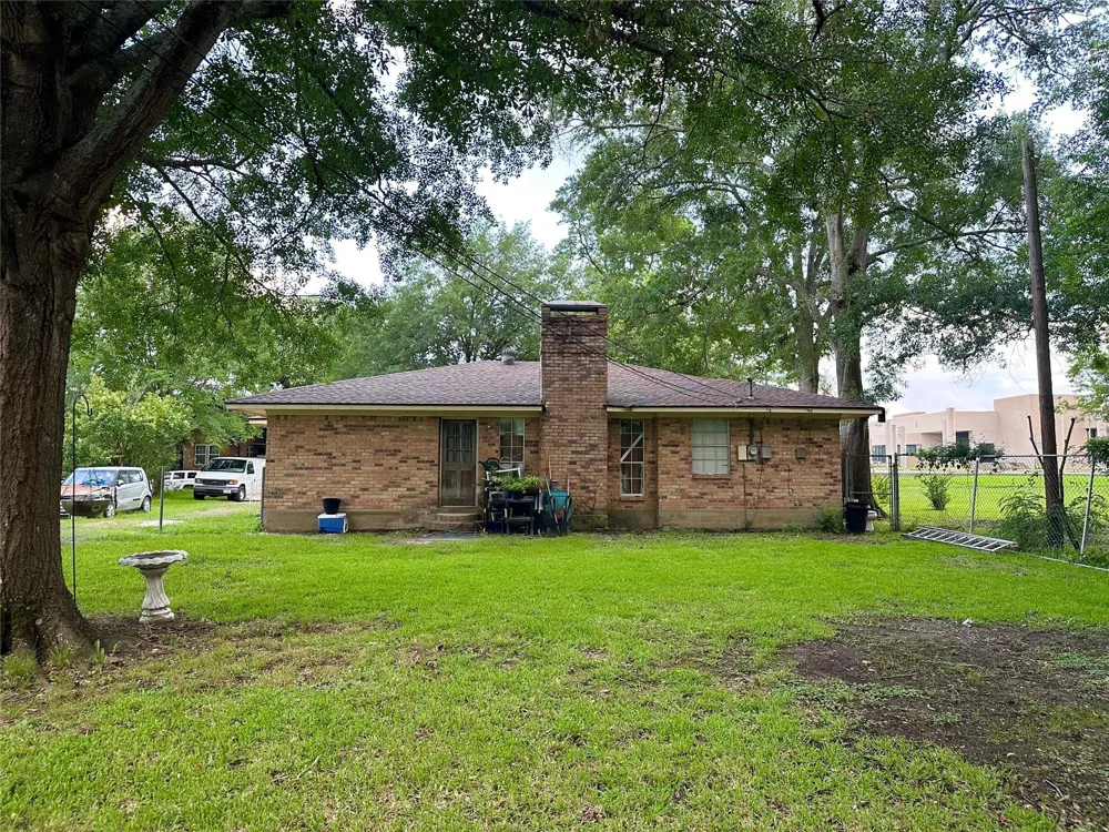 213 E Rhodes Avenue Lufkin, TX 75901