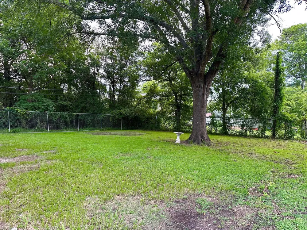 213 E Rhodes Avenue Lufkin, TX 75901