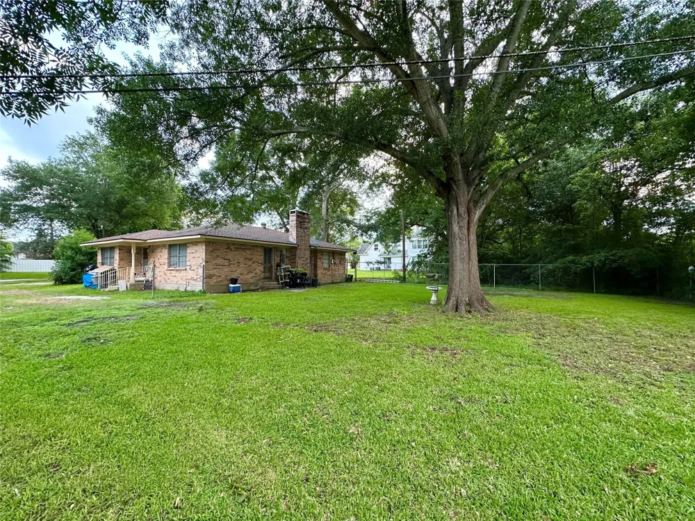213 E Rhodes Avenue Lufkin, TX 75901