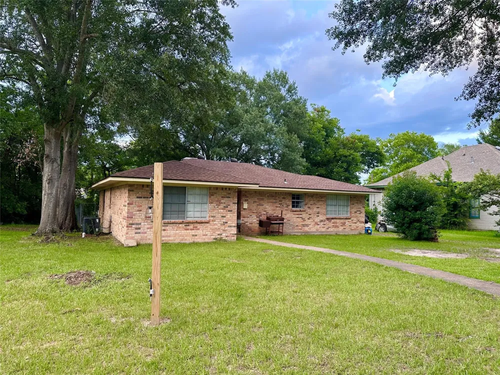 213 E Rhodes Avenue Lufkin, TX 75901
