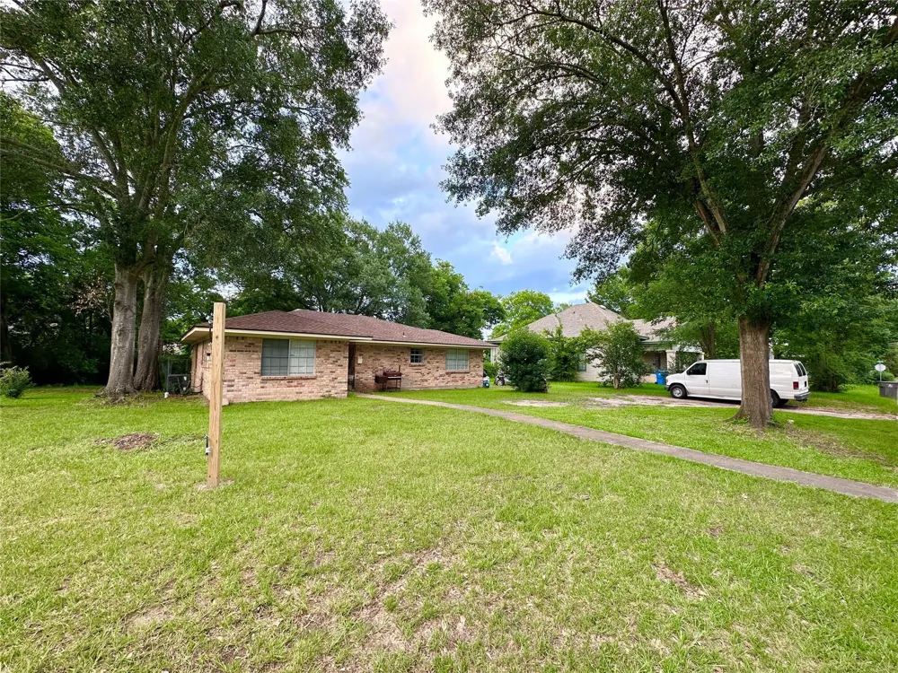 213 E Rhodes Avenue Lufkin, TX 75901